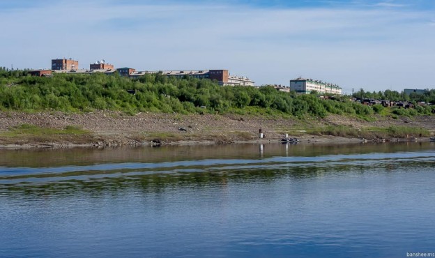 Фото бакены на реке