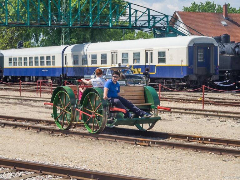 Дрезина железнодорожная фото ручная