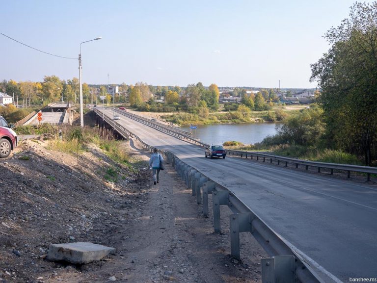 Фото упавшего моста в вельске